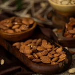لوز نىء - 100 جم