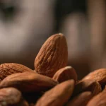 لوز نىء - 100 جم