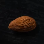 لوز نىء - 100 جم