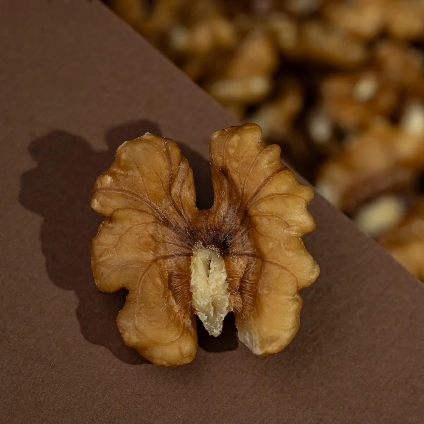 عين جمل مقشر - 100 جم