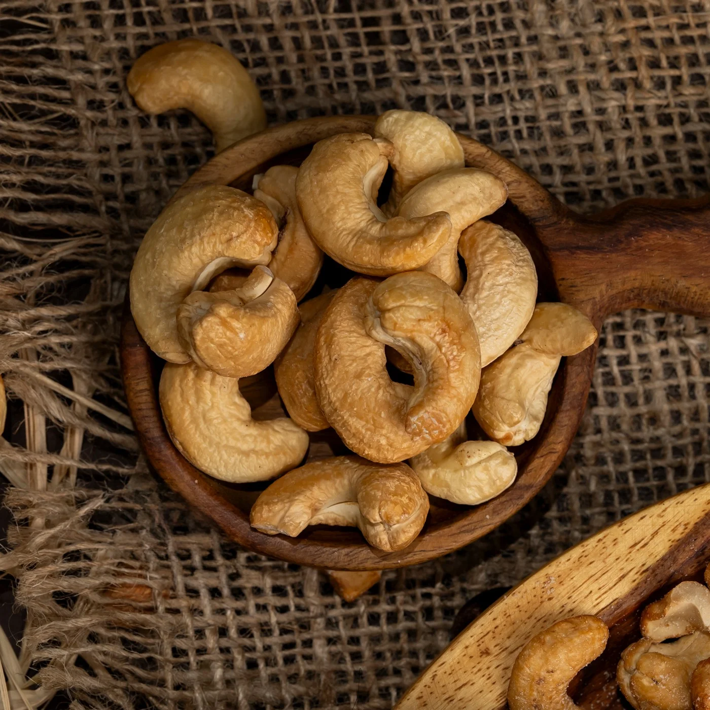 كاجو نيء جامبو - 100 جم