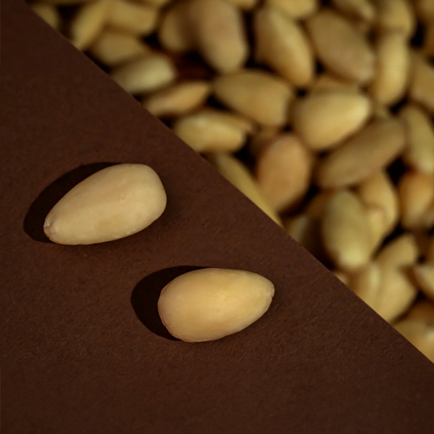 لوز حبه كامله - 100 جم