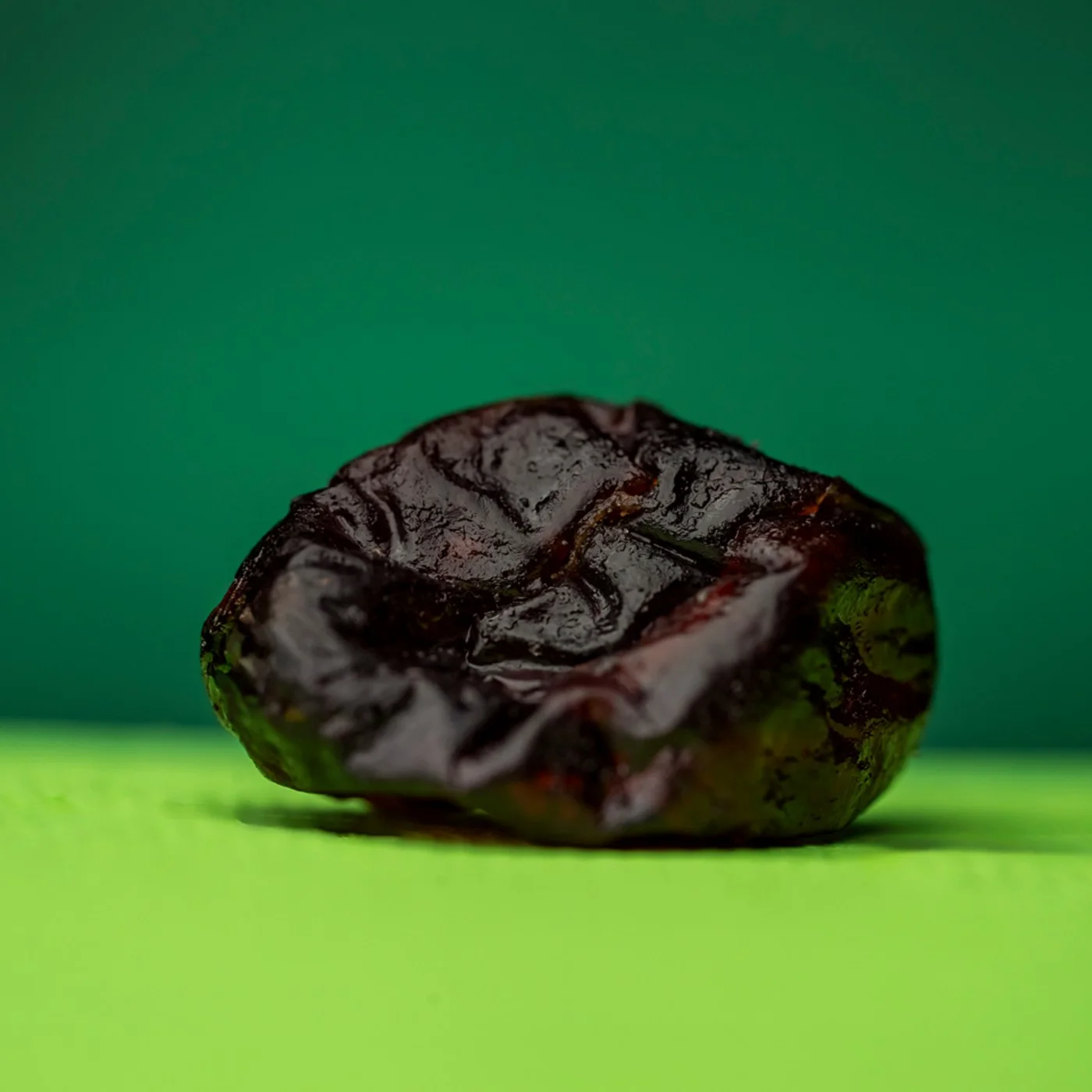 قراصيا بالنواه جامبو - 100 جم