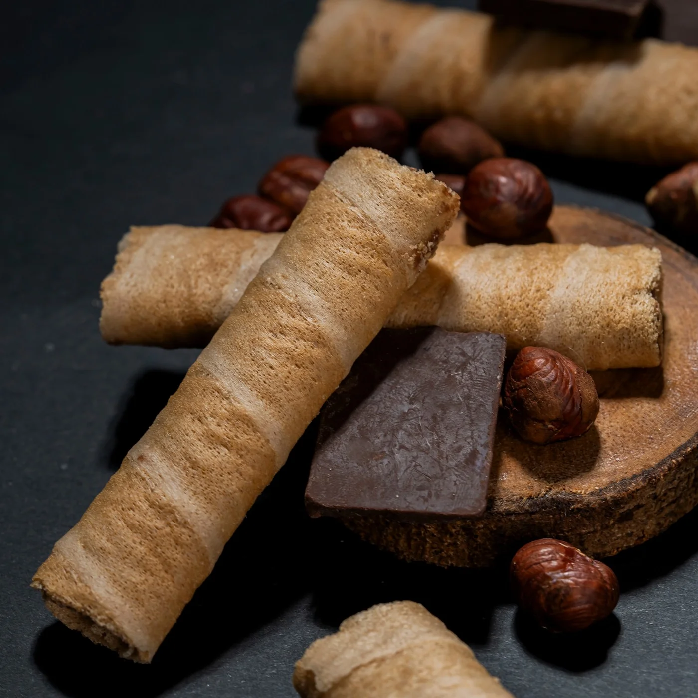 Golden Crispy Wafer stuffed with hazelnut cream - 1 Box