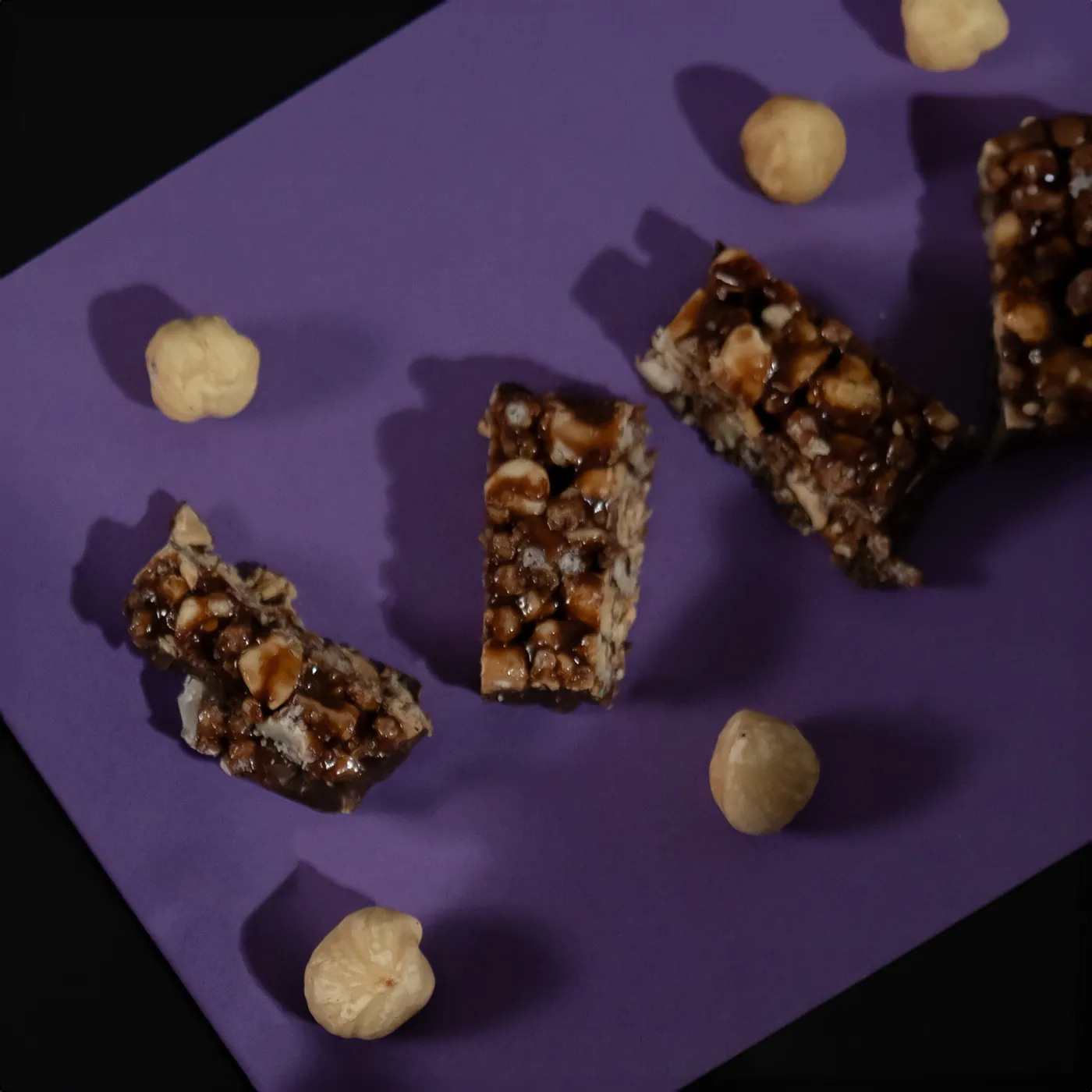 بار مكسرات بالبندق والشيكولاته - 40 جم